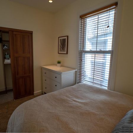 Roscoe Village Guesthouse Chicago Værelse billede